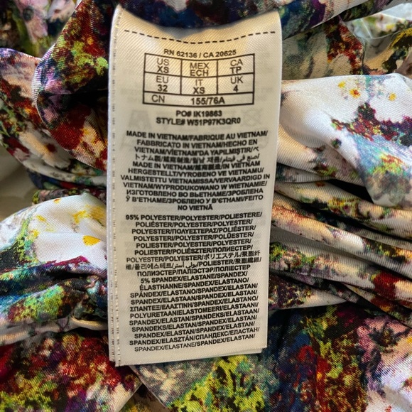 Guess Floral Halter Top Size XS - Picture 8 of 8